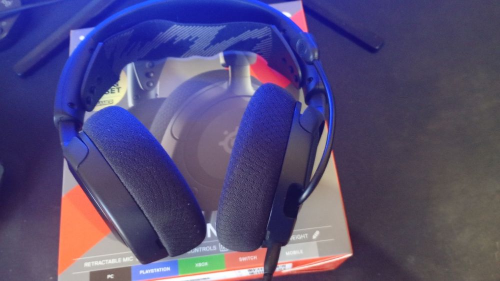 Headset Steelseries Arctis Nova 1
