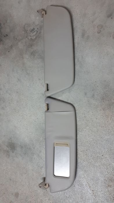 Jogo de pálas sol esquerda e direita Opel Corsa-B em ótimo estado