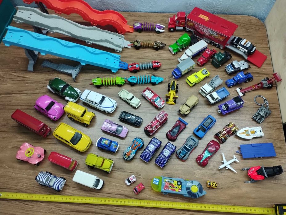 Wielki Zestaw Resoraków Mix + Tory HotWheels, Welly, Maisto, Auta Maniek Ponad 40 szt!