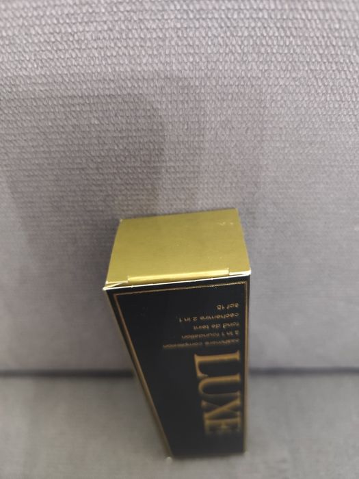 Avon Luxe podkład z bazą Medium Bisque