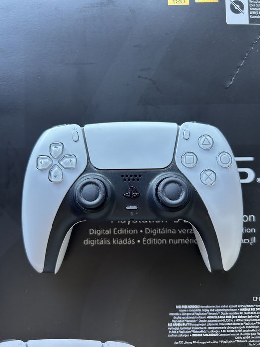 PS5 Digital Edition — stan idealny