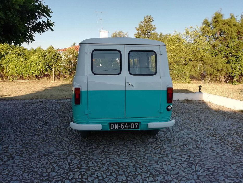 Dodge K160 SpaceVan - Tipo pão de forma