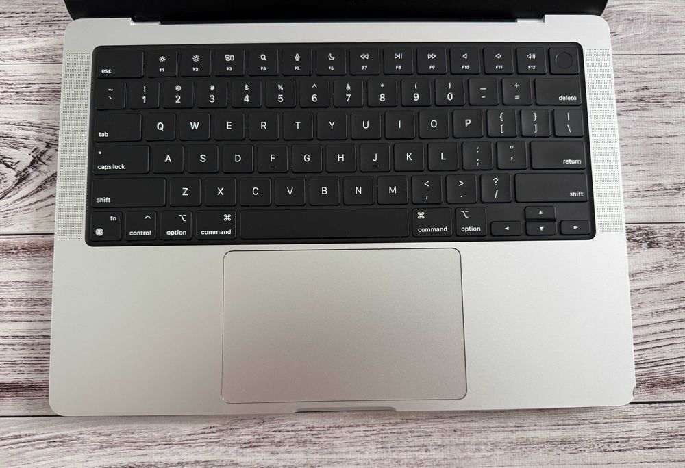 MacBook Pro 14’ 2021 M1 Pro 32GB RAM 512Gb SSD Silver