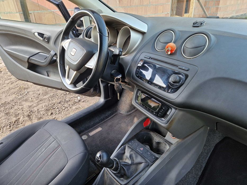 Seat ibiza 1.4 16V 2012 rok Benzyna Klima