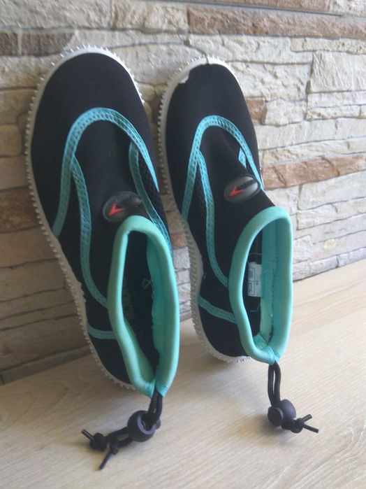 Обувь для плавания