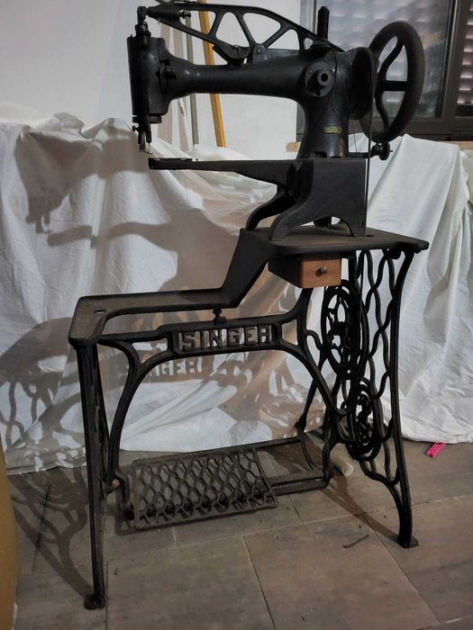 Maquina Costura de Sapateiro - Marca SINGER