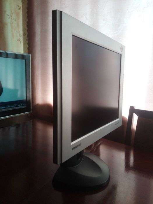 17'' TFT монитор Samsung SyncMaster 171b.