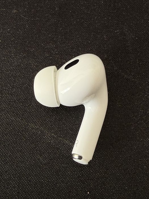 Apple AirPods Pro 2 (USB-C) — Праве вухо (A3047)