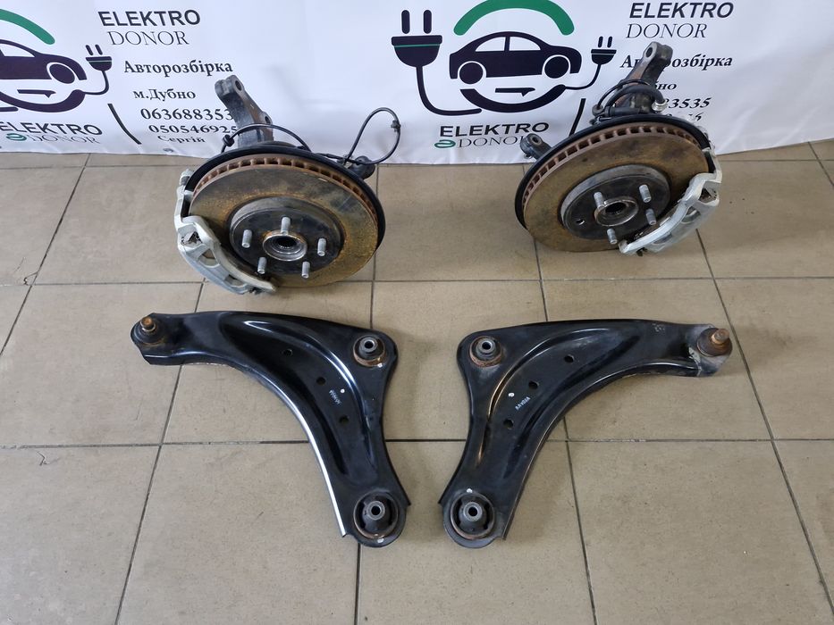 Передня балка цапфа диск супорт Nissan Leaf 18-24