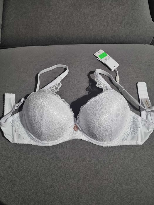 Biustonosz z koronką