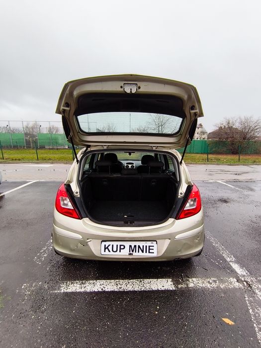 Opel Corsa 1.2B // 2010 // LPG // Zadbana // Raty // Zamiana //

Samoc