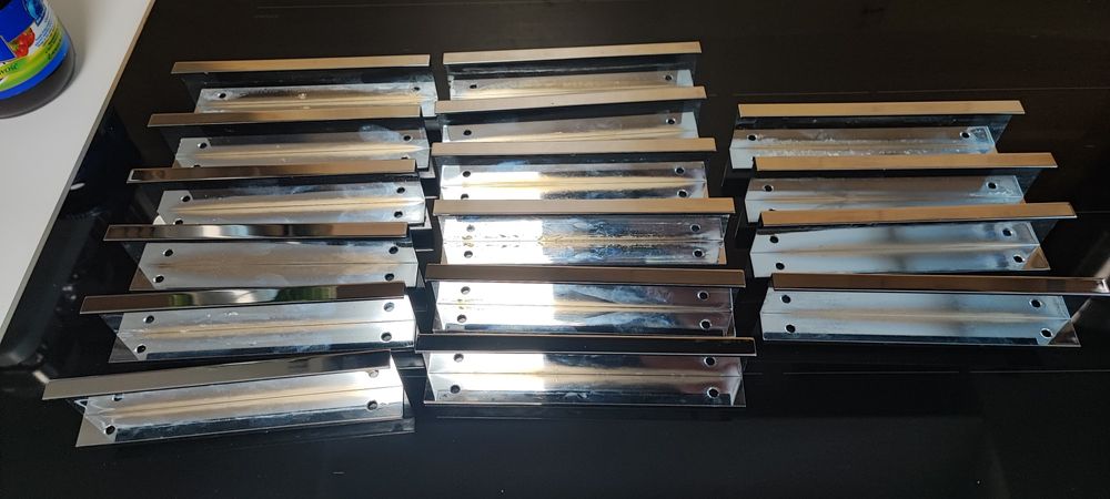 Uchwyty do mebli 16 sztuk