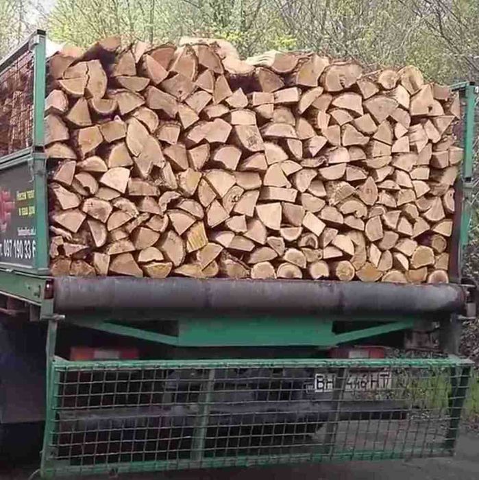 Дрова до вашого дому різних порід.