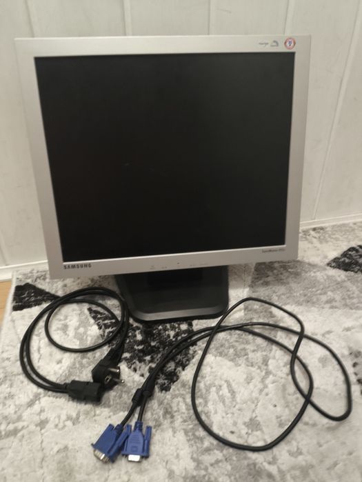 Monitor Samsung 913v z 2005 roku
