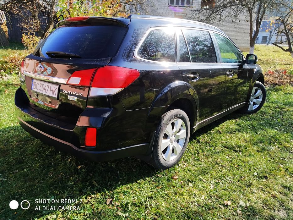 Субару  Оутбек .