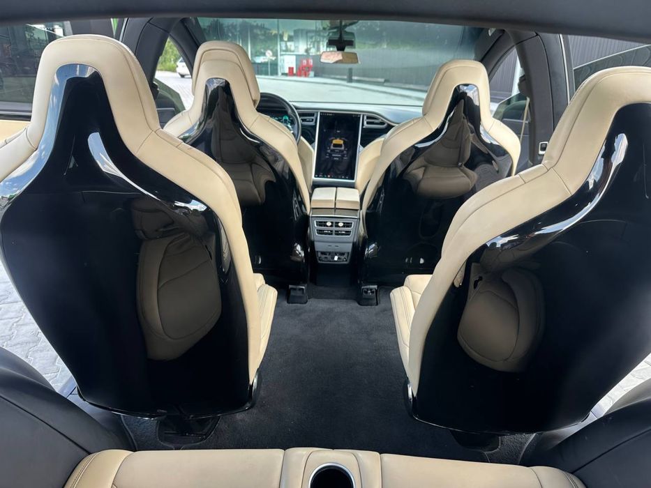 Tesla Model X 2016