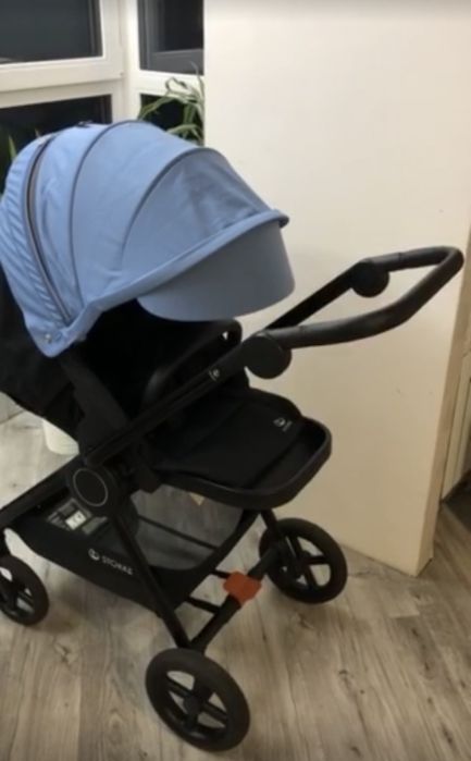 Стильная коляска стильная Stokke® Beat™ .