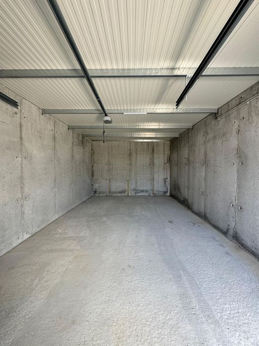 Box / garagem c/iluminação natural