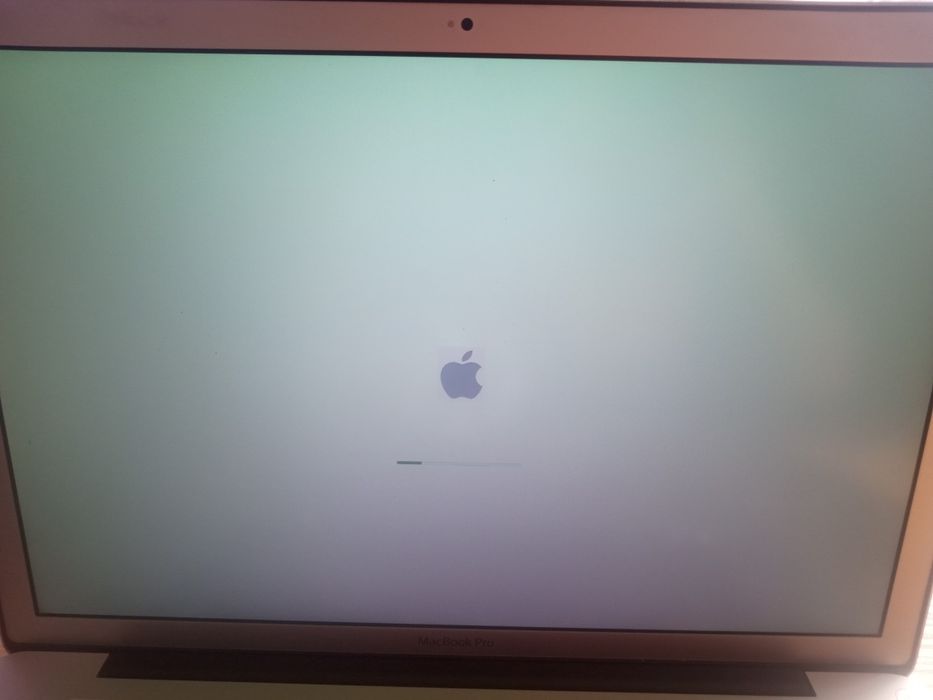 Apple MacBook Pro  15cali A1286- 2010r
