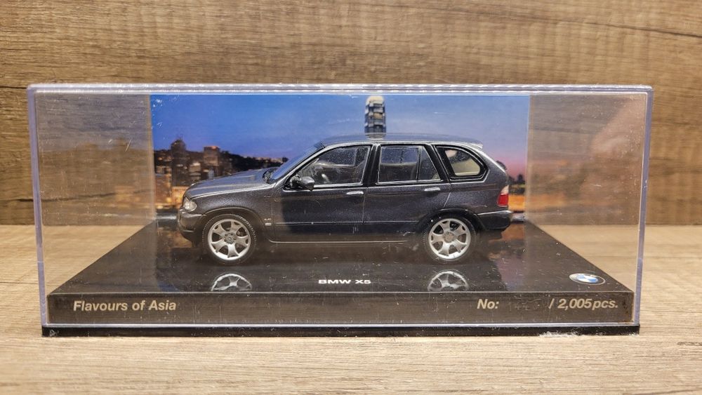 MINICHAMPS BMW X5 E53 Flavours of Asia 1:43 Hong Kong