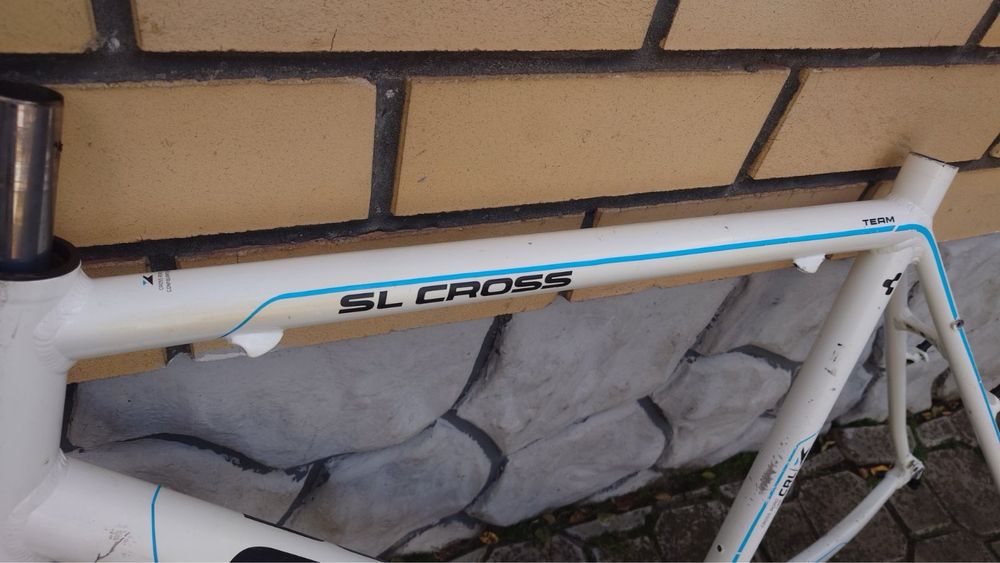 Продам Раму Cube SL Cross