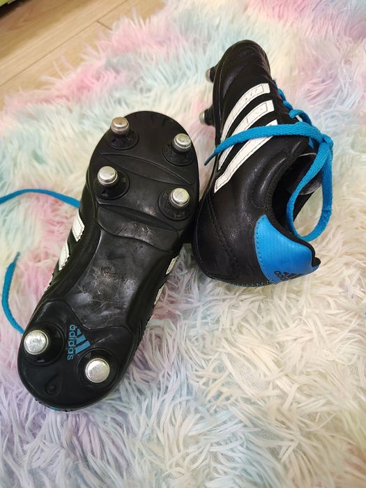 Buty, korki do piłki nożnej dla chłopca r.29