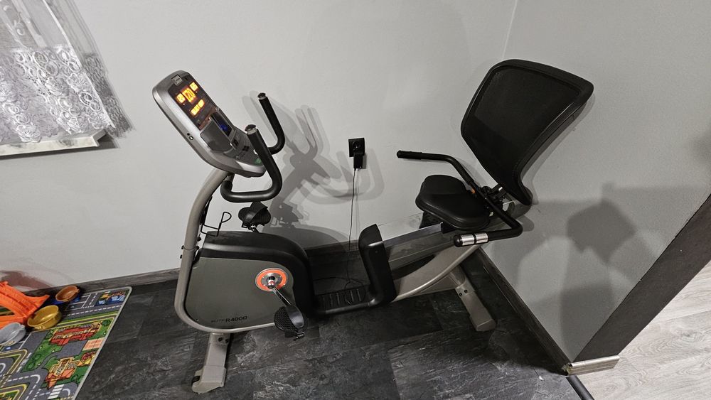 Rowerek stacjonarny poziomy, rehabilitacyjny Horizon Elite R4000