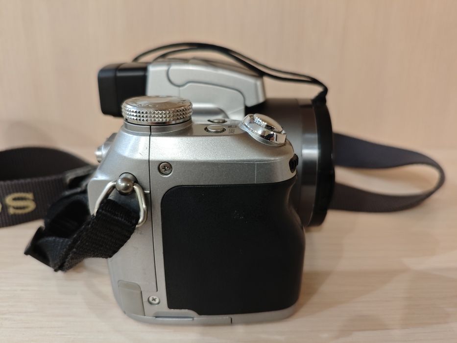 Фотоапарат Sony Cyber-shot DSC-H1.