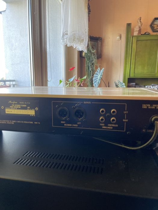 Accuphase fin stereo turner model T-11