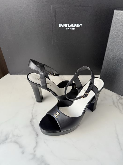 Sandały Chanel black leather