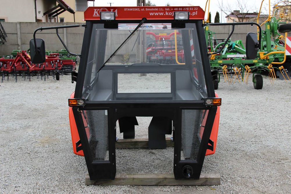 Kabina  ursus z błotnikami  C 360 C-C360-3P  KOJA SMOLNIKI transport