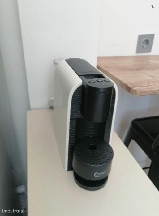 Quarto - localizado em Amadora Lisbon