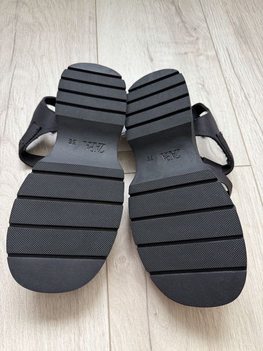 Босоніжки ZARA нові