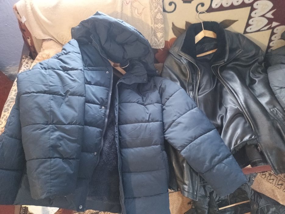 Продам зимові куртки