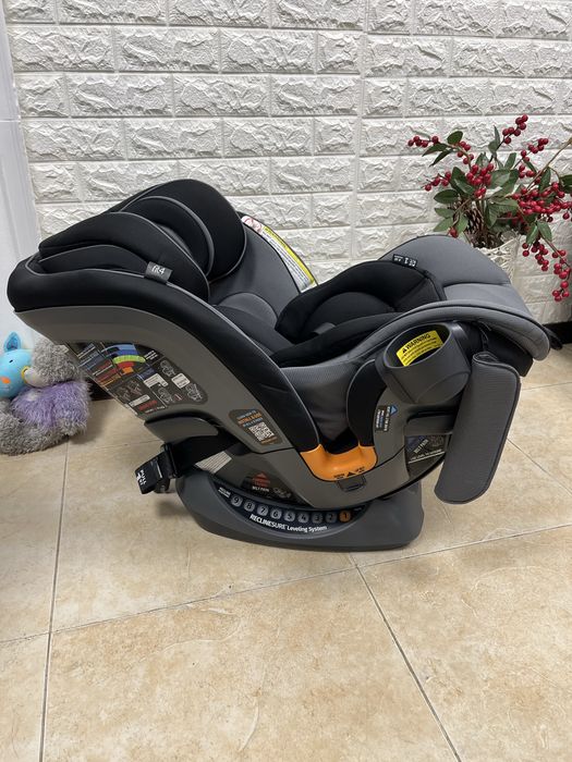 Автокрісло Chicco Fit4 Група 0+/1/2/3 (1.8-45 кг) автокресло