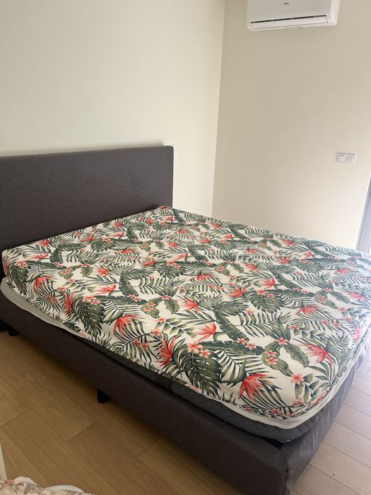Cama Cama Emma Estofada Cinza 180x200 — Elegante e Confortável
