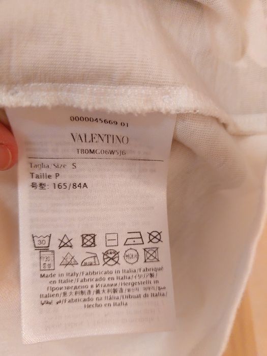 Футболки Valentino, Givenchy, Off-White, Pangaia
