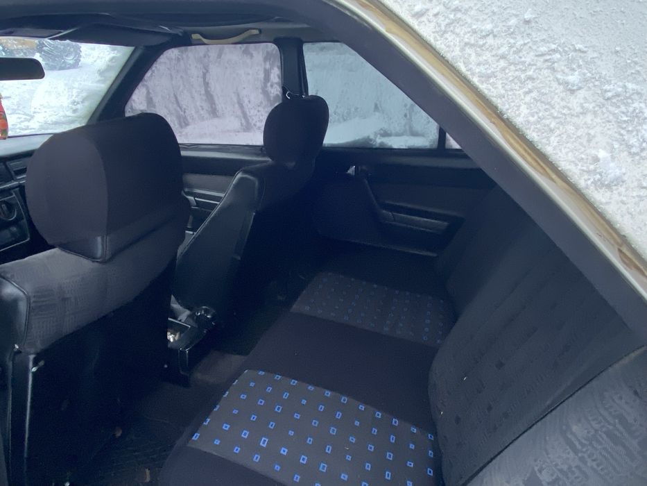 Разбор запчастей Mercedes benz w201 m102 2.0