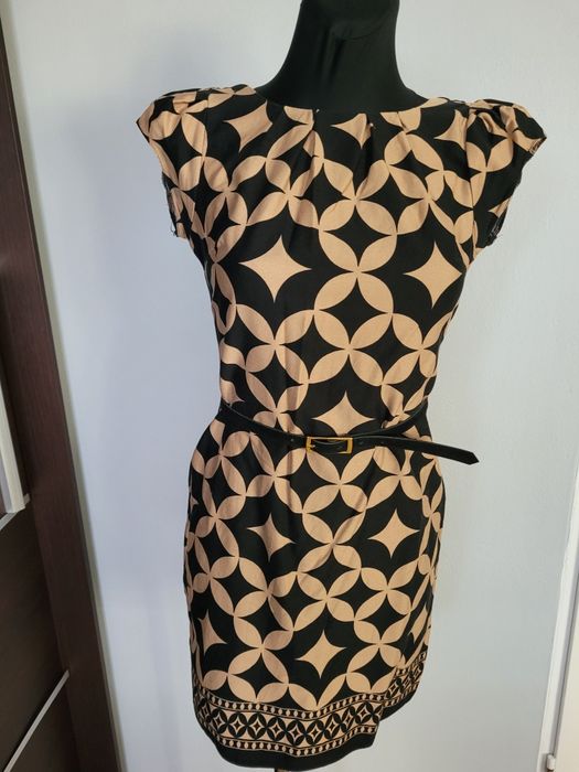 Śliczna sukienka Dorothy Perkins, rozm. 36.