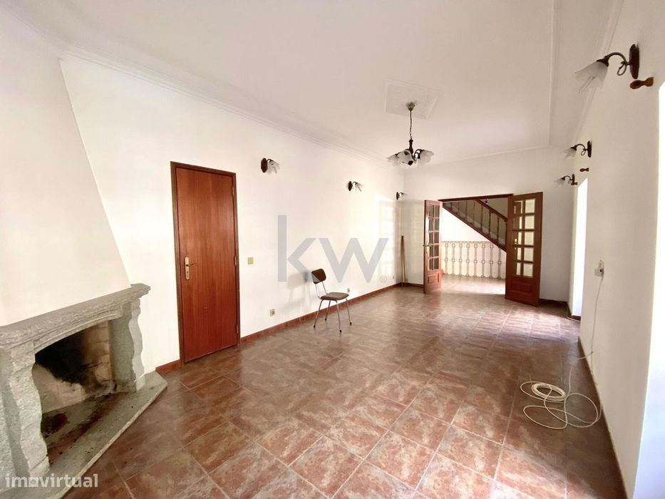 Andar Moradia duplex T6 - CENTRO DE ALPEDRINHA