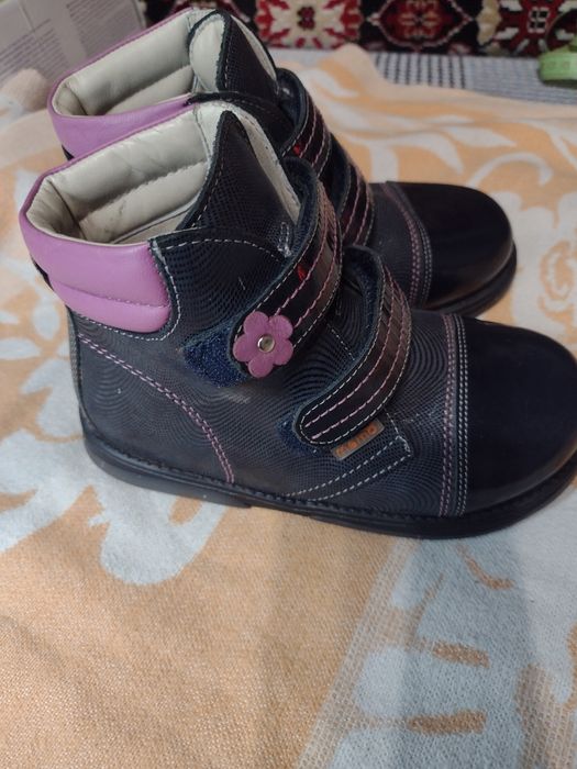 Ботінки шкіряні для дівчинки 28р.