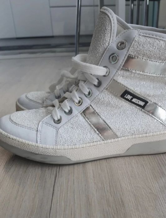 Adidasy love moschino