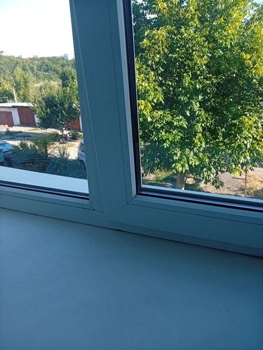Простора  2-х кімн. квартира з інд.опаленням на 2-му поверсі в центрі міста