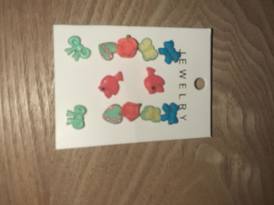 Conjunto de brincos de crianças
