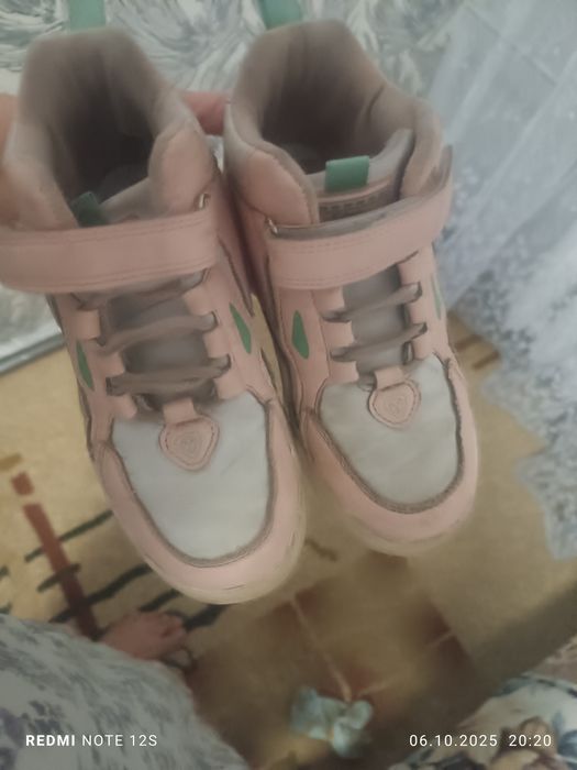 Продам ботинки для дівчинки