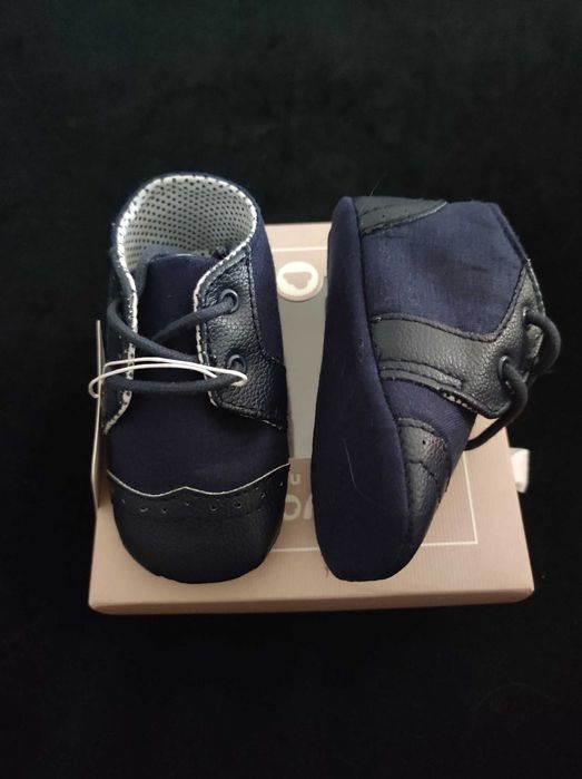 Sapatos da marca Mayoral newborn, novos, com etiqueta e em caixa
