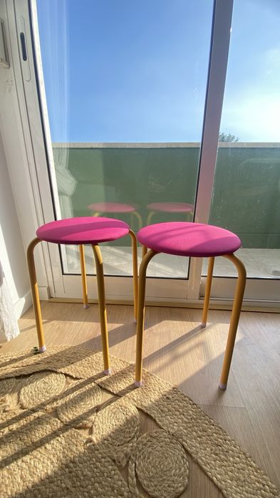 Banquetas cor de rosa