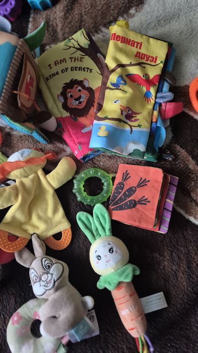 Дитячі іграшки для немовля