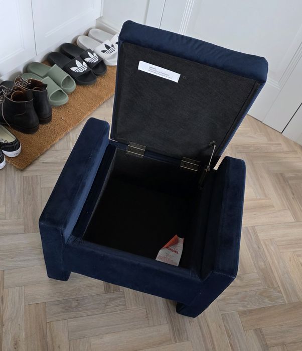 Podnóżek / pufa / stołek.