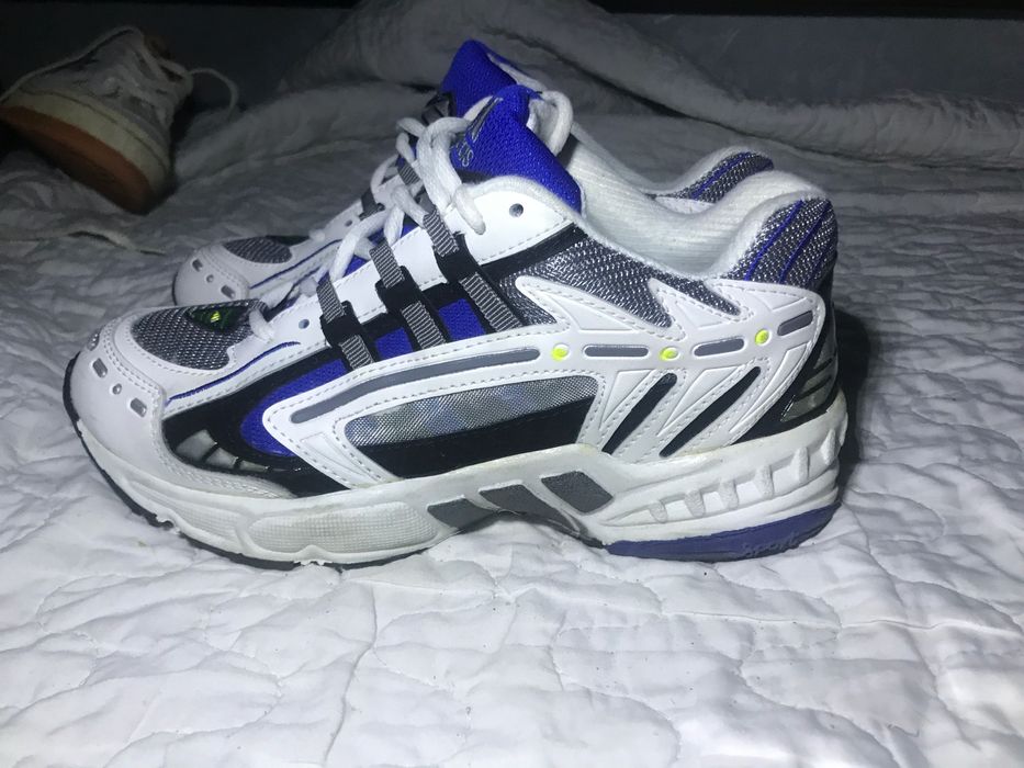 Adidas кросовки розмiр 42 в гарному станi